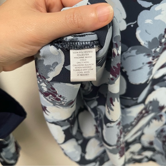 LOFT Floral Blue Blouse - Picture 7 of 10